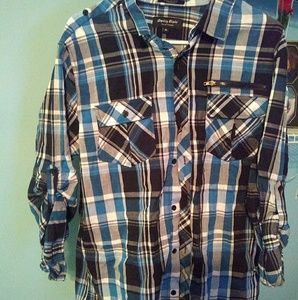 Mens 3/4 sleeve plaid button down shirt.